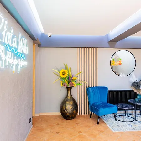 Bed & Breakfast Zlota - Ze Sniadaniem Bardzo Blisko Plazy