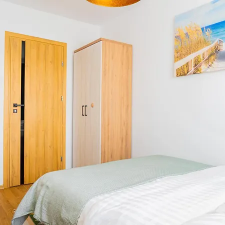 Bed & Breakfast Zlota - Ze Sniadaniem Bardzo Blisko Plazy *