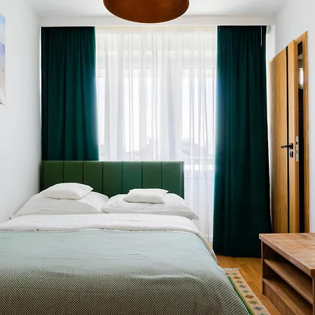 Zlota - 100m Od Plazy B&B 3*