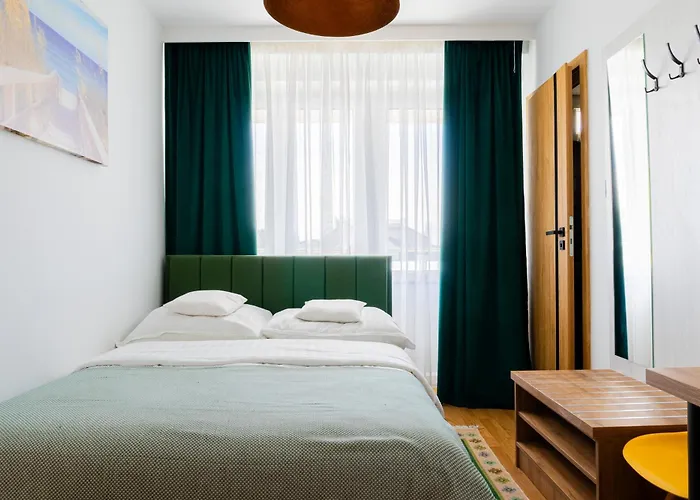 Zlota - 100m Od Plazy Bed & Breakfast 3*